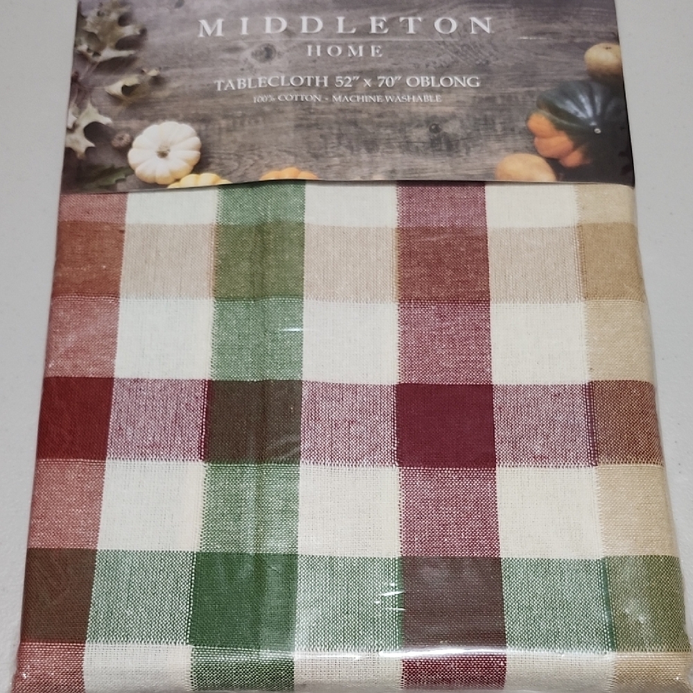 New (in Orig Package) 52x70 Middleton Home Checkered Tablecloth